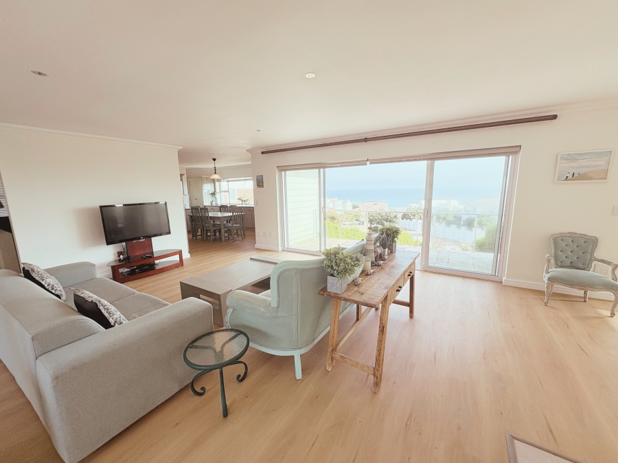 4 Bedroom Property for Sale in Yzerfontein Western Cape